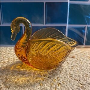 L.E. Smith Vintage Amber Glass Swan trinket dish